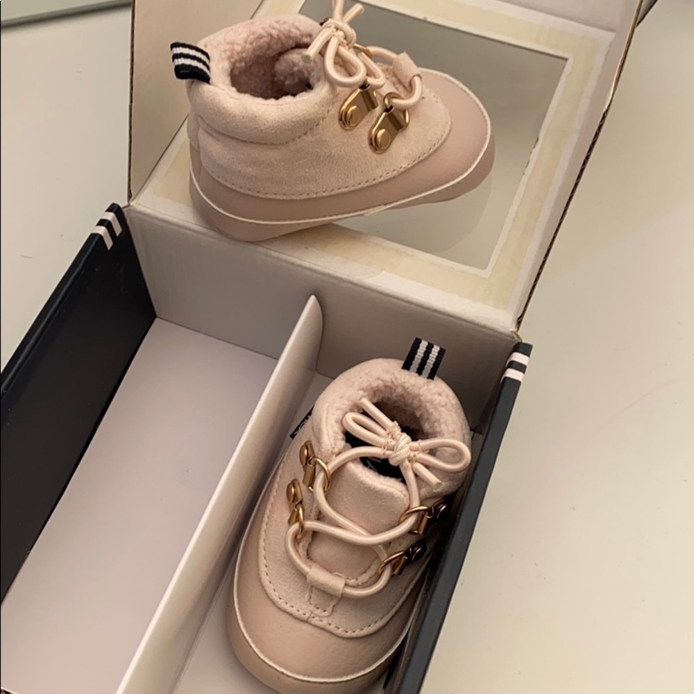 Infant shoes - Picture 3 of 4